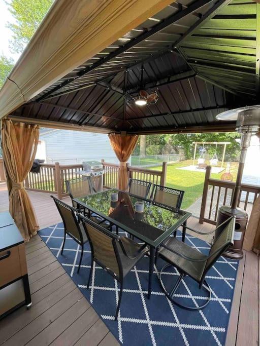 Cozy Mosaic Cottage Eastlake Exterior foto