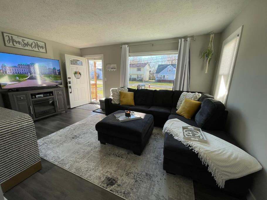 Cozy Mosaic Cottage Eastlake Exterior foto